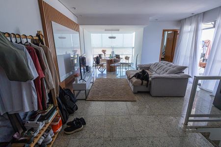 Apartamento à venda com 203m², 4 quartos e 3 vagas Apartamento à venda com 203m², 4 quartos e 3 vagasCobertura - sala
