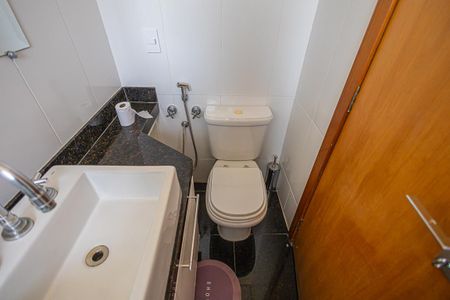 Apartamento à venda com 203m², 4 quartos e 3 vagas Apartamento à venda com 203m², 4 quartos e 3 vagasBanheiro da Suíte