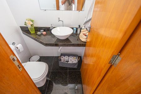Apartamento à venda com 203m², 4 quartos e 3 vagas Apartamento à venda com 203m², 4 quartos e 3 vagasCobertura - Lavabo