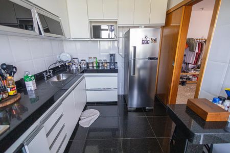 Apartamento à venda com 203m², 4 quartos e 3 vagas Apartamento à venda com 203m², 4 quartos e 3 vagasCozinha