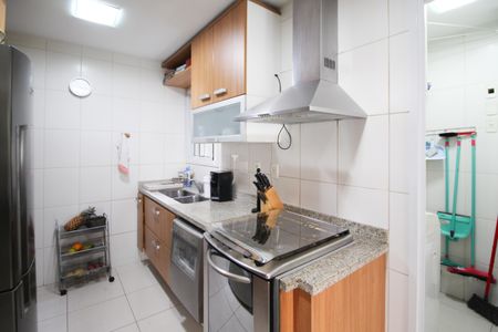 Apartamento à venda com 94m², 2 quartos e 2 vagasCozinha