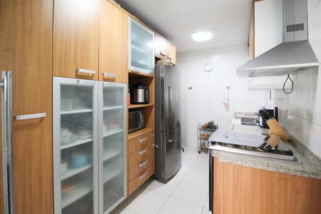 Apartamento à venda com 94m², 2 quartos e 2 vagasCozinha