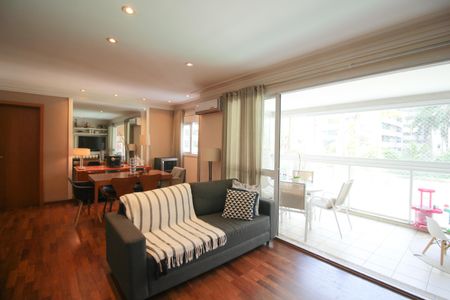 Apartamento à venda com 94m², 2 quartos e 2 vagasSala