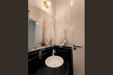 Casa de condomínio para alugar com 297m², 4 quartos e 4 vagas Casa de condomínio para alugar com 297m², 4 quartos e 4 vagasLavabo