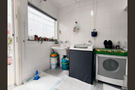 Casa de condomínio para alugar com 297m², 4 quartos e 4 vagas Casa de condomínio para alugar com 297m², 4 quartos e 4 vagasÁrea de Serviço