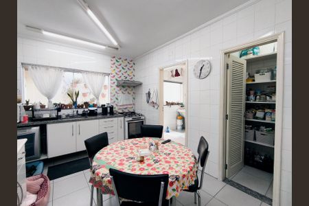 Casa de condomínio para alugar com 297m², 4 quartos e 4 vagas Casa de condomínio para alugar com 297m², 4 quartos e 4 vagasCozinha