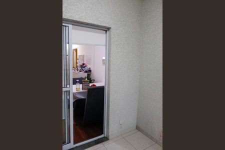 Apartamento para alugar com 75m², 2 quartos e 1 vagaSacada