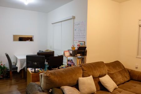 Apartamento para alugar com 75m², 2 quartos e 1 vagaSala