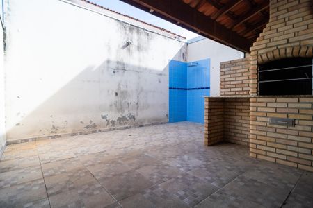 Casa de condomínio para alugar com 77m², 3 quartos e 1 vagaQuintal