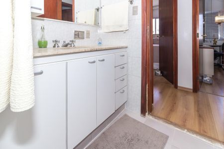 Apartamento à venda com 225m², 3 quartos e 2 vagasBanheiro