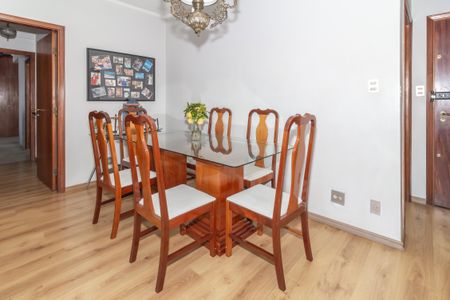 Apartamento à venda com 225m², 3 quartos e 2 vagasSala