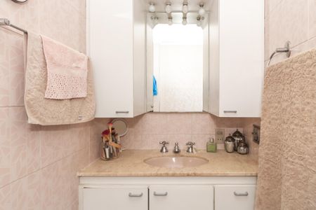 Apartamento à venda com 225m², 3 quartos e 2 vagasBanheiro da Suíte