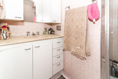 Apartamento à venda com 225m², 3 quartos e 2 vagasBanheiro da Suíte