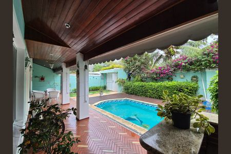 Casa de condomínio à venda com 400m², 4 quartos e 2 vagasVaranda