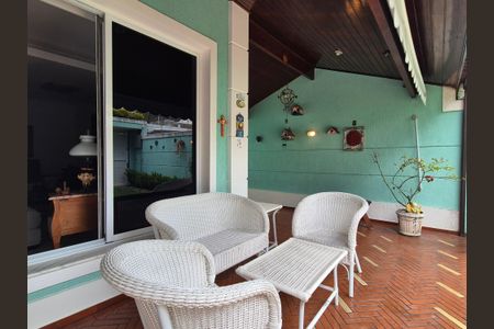 Casa de condomínio à venda com 400m², 4 quartos e 2 vagasVaranda