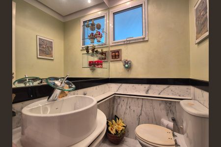 Casa de condomínio à venda com 400m², 4 quartos e 2 vagasSala