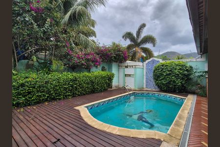 Casa de condomínio à venda com 400m², 4 quartos e 2 vagasÁrea externa