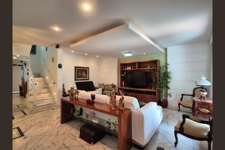 Casa de condomínio à venda com 400m², 4 quartos e 2 vagasSala