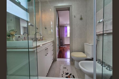 Casa de condomínio à venda com 400m², 4 quartos e 2 vagasBanheiro da Suíte 4