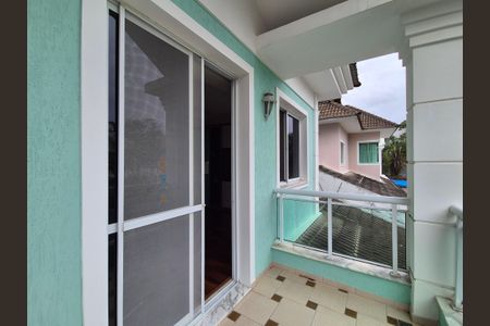 Casa de condomínio à venda com 400m², 4 quartos e 2 vagasVaranda