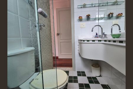 Casa de condomínio à venda com 400m², 4 quartos e 2 vagasBanheiro da Suíte 1