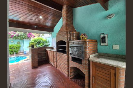 Casa de condomínio à venda com 400m², 4 quartos e 2 vagasVaranda