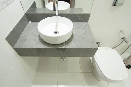 Apartamento à venda com 76m², 3 quartos e 1 vaga Apartamento à venda com 76m², 3 quartos e 1 vagaBanheiro