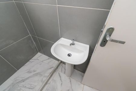Apartamento para alugar com 67m², 2 quartos e sem vagaBanheiro