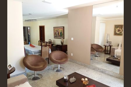 Foto 02 de casa à venda com 4 quartos, 511m² em Colégio Batista, Belo Horizonte