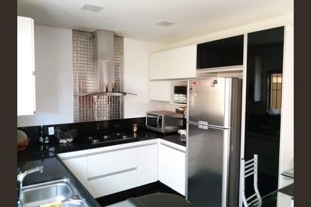 Casa à venda com 511m², 4 quartos e 4 vagas Casa à venda com 511m², 4 quartos e 4 vagasFoto 28