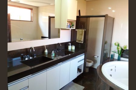 Casa à venda com 511m², 4 quartos e 4 vagas Casa à venda com 511m², 4 quartos e 4 vagasFoto 39