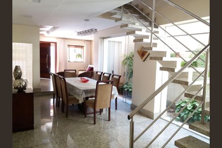 Casa à venda com 511m², 4 quartos e 4 vagas Casa à venda com 511m², 4 quartos e 4 vagasFoto 08