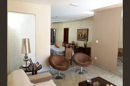 Casa à venda com 511m², 4 quartos e 4 vagas Casa à venda com 511m², 4 quartos e 4 vagasFoto 03