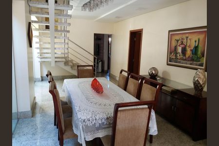 Casa à venda com 511m², 4 quartos e 4 vagas Casa à venda com 511m², 4 quartos e 4 vagasFoto 04