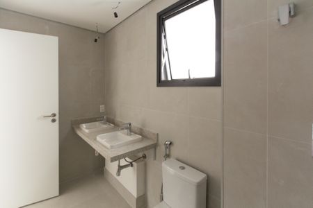 Apartamento à venda com 175m², 3 quartos e 3 vagasBanheiro da Suíte 1