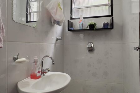 Casa à venda com 105m², 2 quartos e 2 vagasLavabo