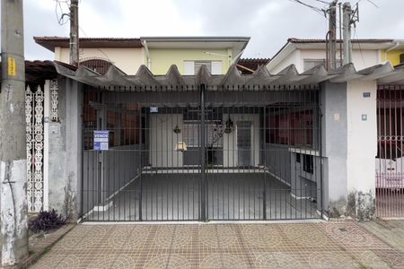 Casa à venda com 105m², 2 quartos e 2 vagasFachada
