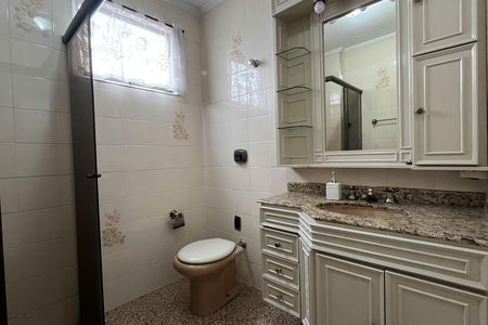 Banheiro de apartamento para alugar com 1 quarto, 88m² em Ponta da Praia, Santos