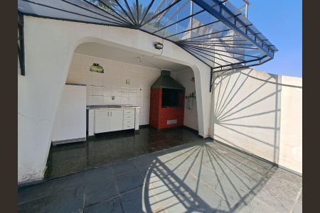 Apartamento à venda com 140m², 3 quartos e 3 vagas Apartamento à venda com 140m², 3 quartos e 3 vagasÁrea comum - Churrasqueira