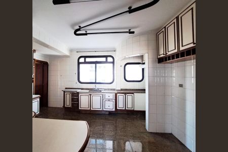 Apartamento à venda com 140m², 3 quartos e 3 vagas Apartamento à venda com 140m², 3 quartos e 3 vagasCozinha