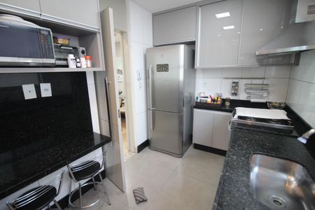 Apartamento à venda com 162m², 4 quartos e 3 vagasCozinha