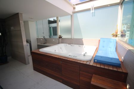 Apartamento à venda com 162m², 4 quartos e 3 vagasCobertura