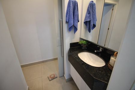 Apartamento à venda com 162m², 4 quartos e 3 vagasBanheiro 1