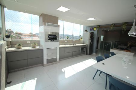 Apartamento à venda com 162m², 4 quartos e 3 vagasCozinha 2