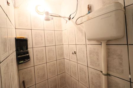 Banheiro de casa à venda com 1 quarto, 41m² em Santa Maria, Osasco