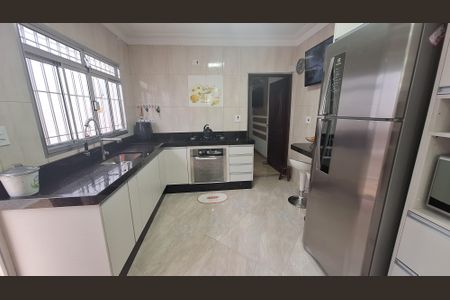 Casa para alugar com 185m², 3 quartos e 2 vagasCozinha