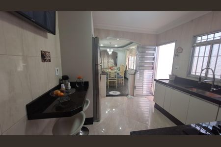 Casa para alugar com 185m², 3 quartos e 2 vagasCozinha