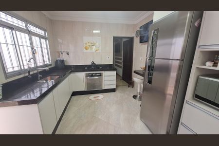 Casa para alugar com 185m², 3 quartos e 2 vagasCozinha