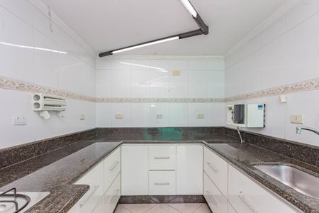 Casa à venda com 240m², 2 quartos e 2 vagasCozinha