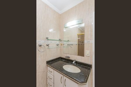 Casa à venda com 240m², 2 quartos e 2 vagasBanheiro da Suíte